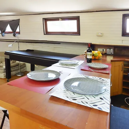 Peniche Refuge Seine Botel